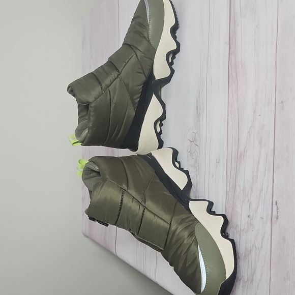 Sorel Kinetic Impact Winter Boots - Picture 2 of 10